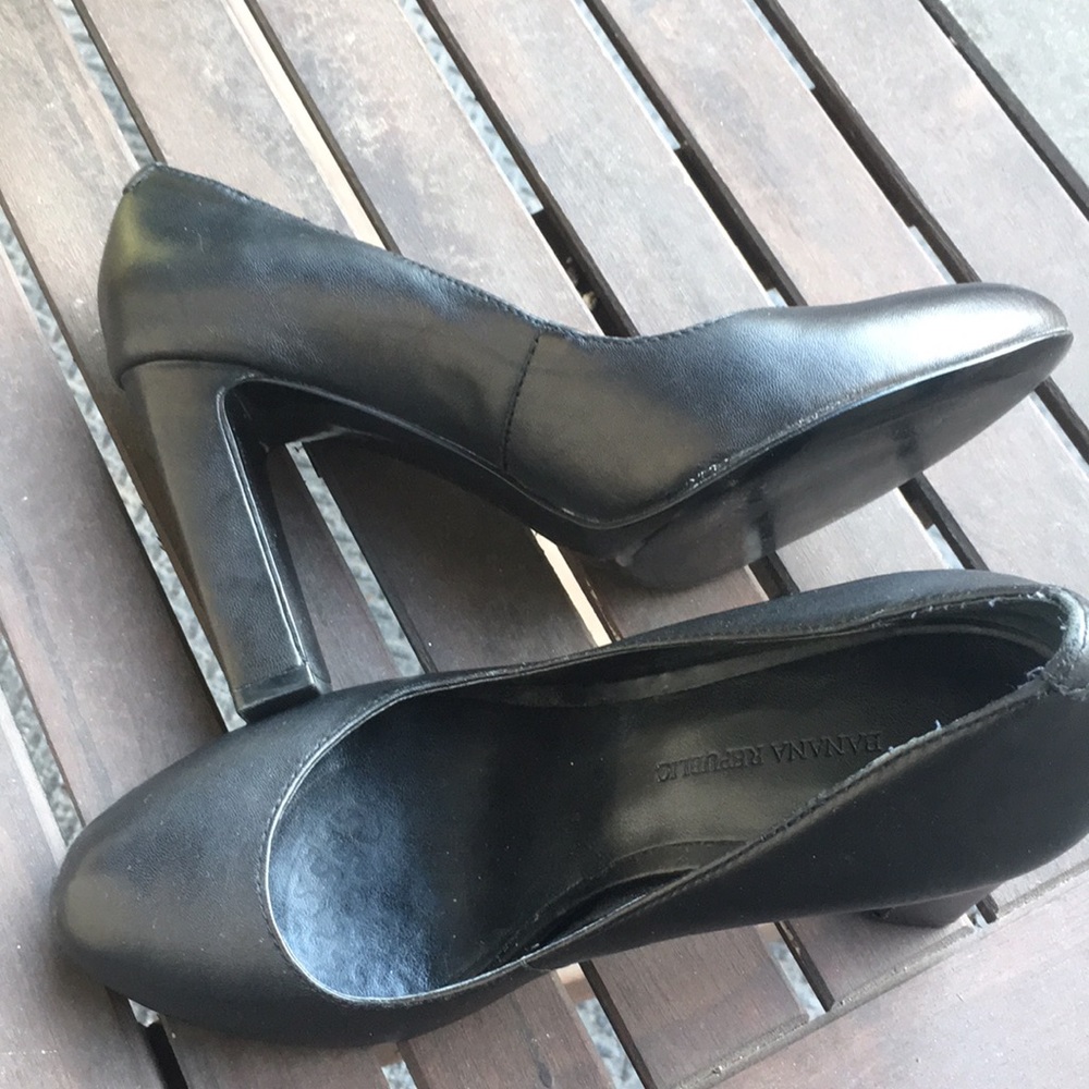 Banana Republic Block Heels Black Leather Size 6